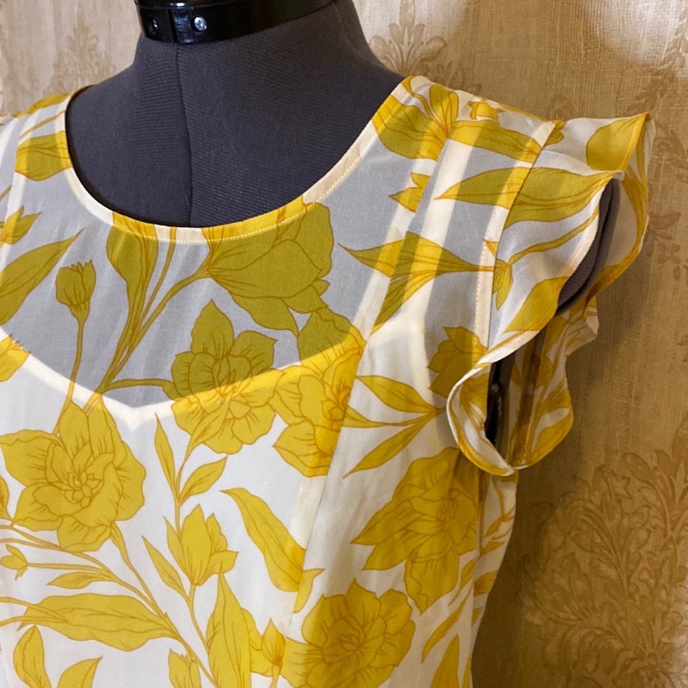 Cabi Sunrise Floral Flutter Blouse XS - Picture 6 of 9